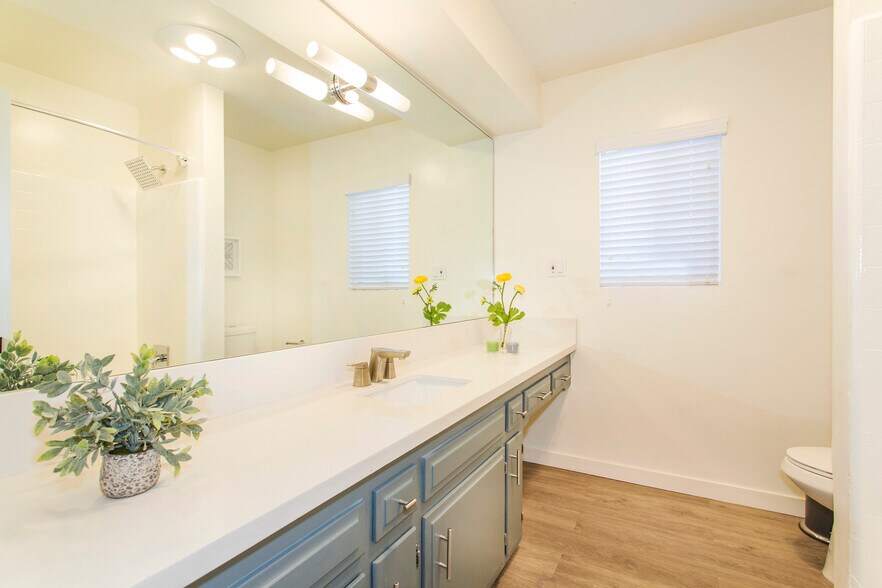 More Photos Of 12128 Ramona Ave, Hawthorne Apartments For Sale