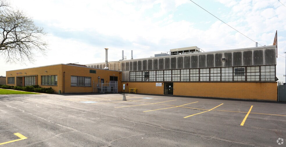 More Photos Of 6350 Kirk St, Morton Grove Manufacturing For Lease