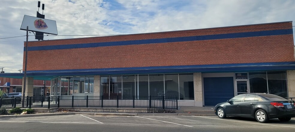 More Photos Of 401 N 8th St, Killeen Storefront For Lease