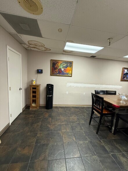 More Photos Of 3910 W Camp Wisdom Rd, Dallas Storefront For Sale