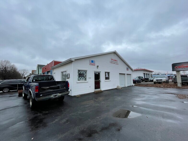 More Photos Of 2510 Seneca St, West Seneca Auto Repair For Lease