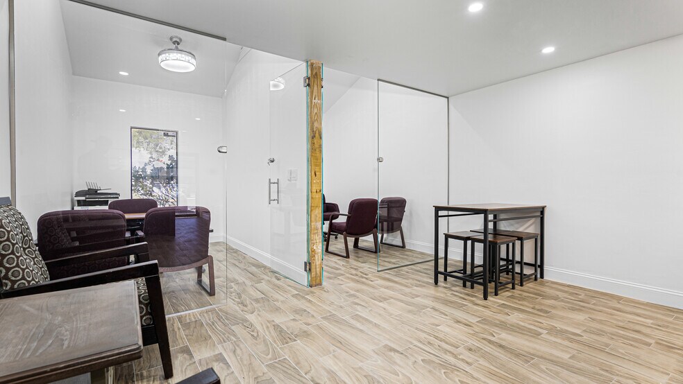More Photos Of 5235 Ramsey Way, Fort Myers Office For Sale
