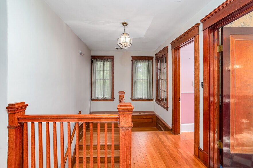 More Photos Of 71 Cedar St, Branford Office For Sale