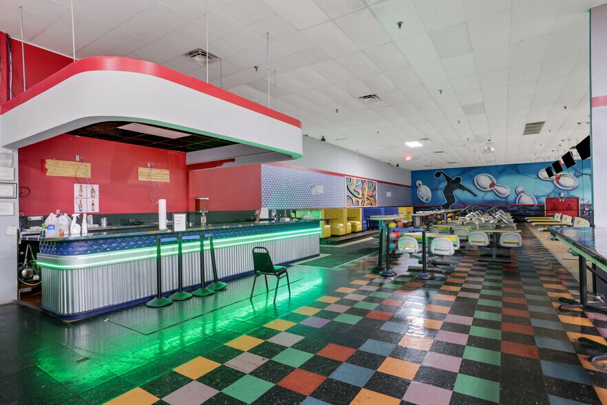 More Photos Of 1959 Metropolitan Pky SW, Atlanta Bowling Alley For Lease