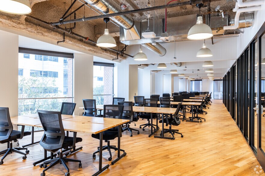 More Photos Of 201 Spear St, San Francisco Coworking Space