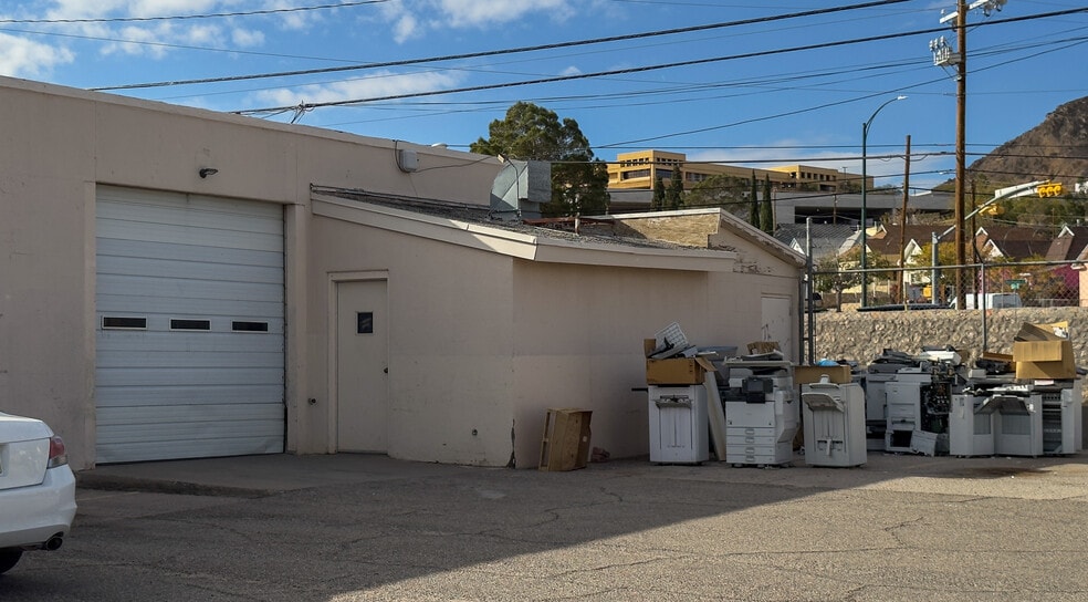 More Photos Of 2001 Grant Ave, El Paso Manufacturing For Sale