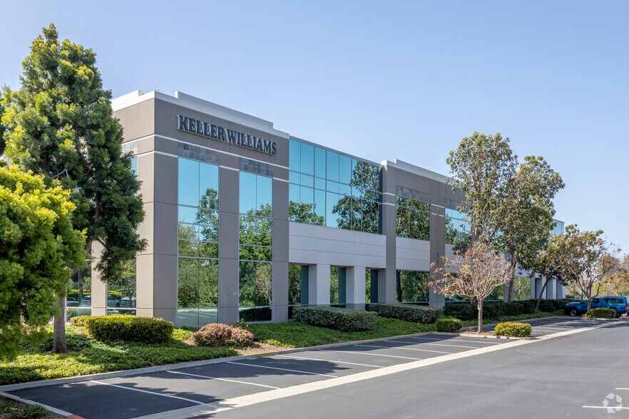 More Photos Of 6005 Hidden Valley Rd, Carlsbad Office For Lease