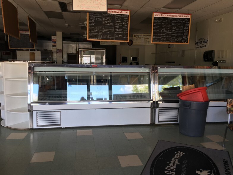 More Photos Of 4100-4160 State Route 31, Clay Unknown For Lease