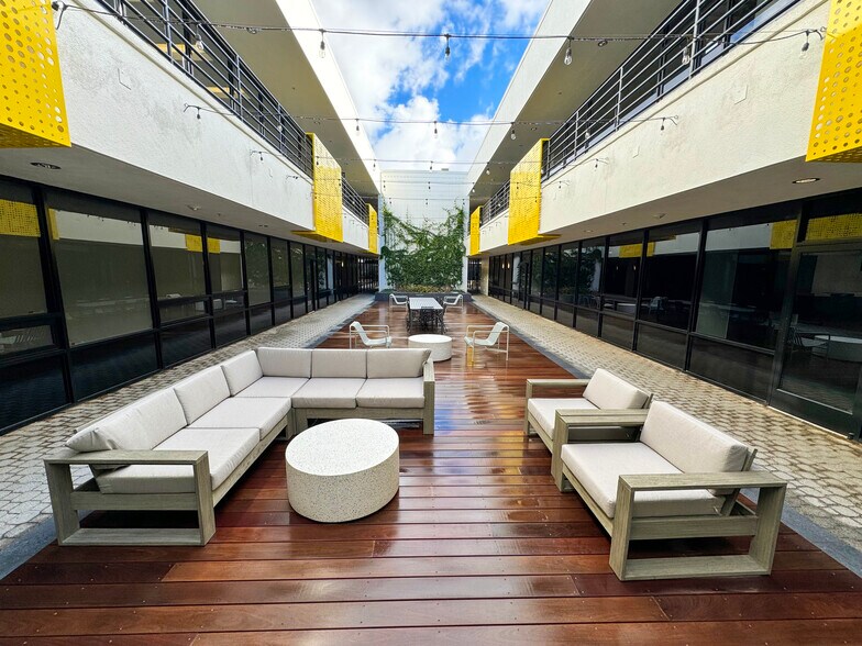 More Photos Of 2701 Ocean Park Blvd, Santa Monica Medical For Lease