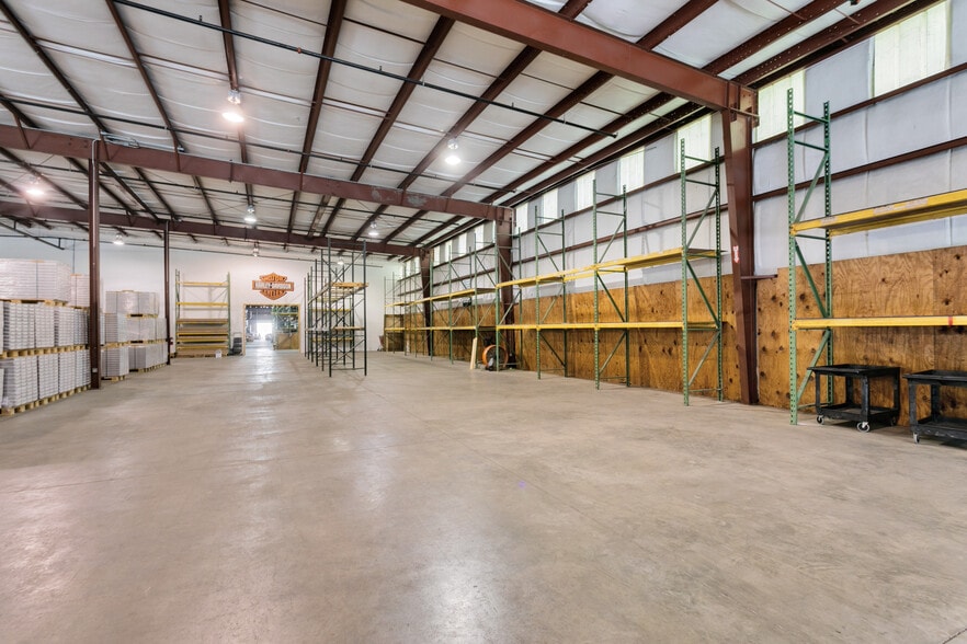 More Photos Of 1356 Bennett Dr, Longwood Distribution For Sale