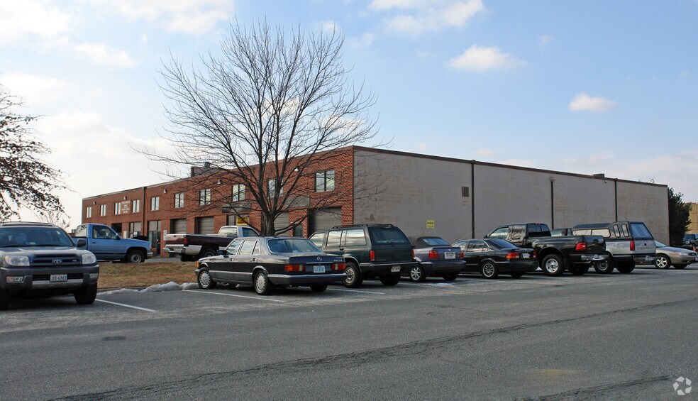 More Photos Of 14158 Willard Rd, Chantilly Light Distribution For Lease