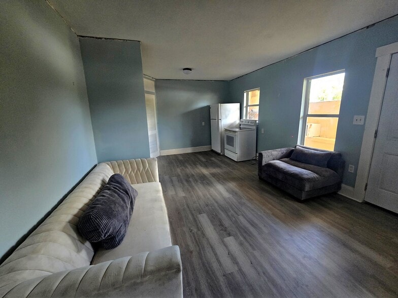 More Photos Of 1315 12th Ave, Bradenton Freestanding For Sale