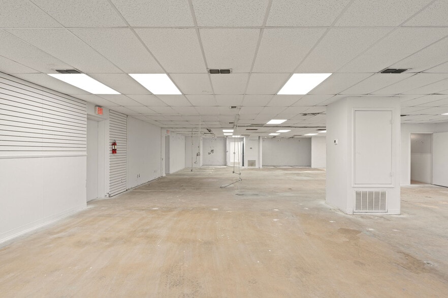 More Photos Of 90 Mary Esther Blvd, Mary Esther Freestanding For Lease