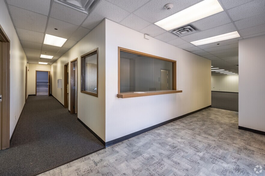 More Photos Of 3510 Pipestone Rd, Dallas Distribution For Lease