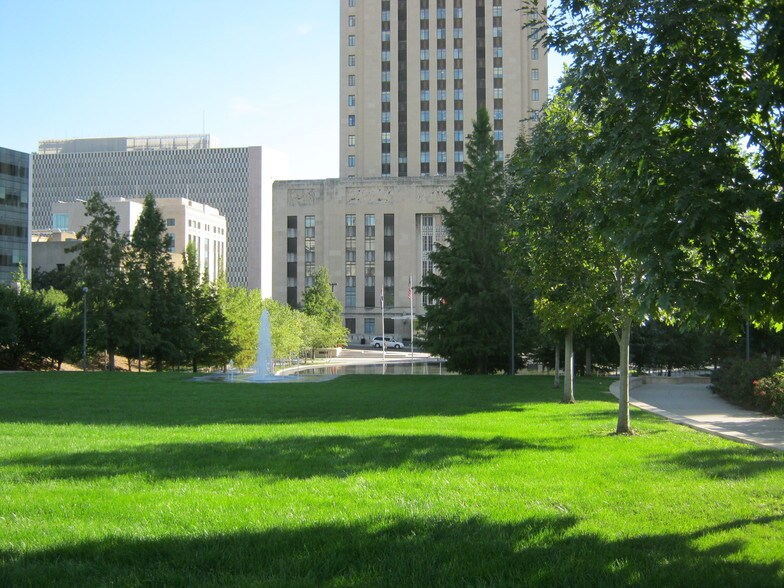 More Photos Of 922 Oak St, Kansas City Office For Sale