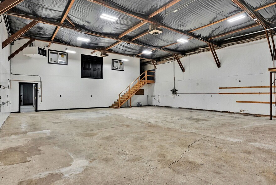 More Photos Of 11445 N Reed Rd, Hayden Warehouse For Lease