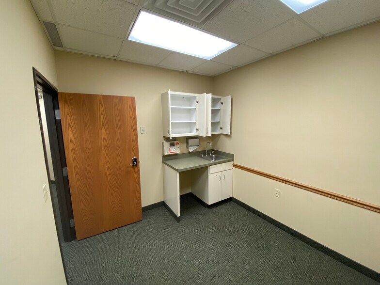 More Photos Of 3370 E Jolly Rd, Lansing Office Residential For Sale