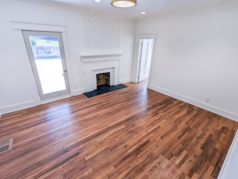 More Photos Of 107 E Park Ave, Greenville Loft Creative Space For Lease