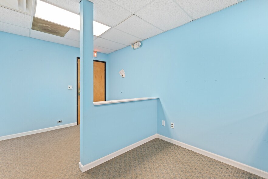 More Photos Of 29 Edison Ave, Oakland Warehouse For Lease