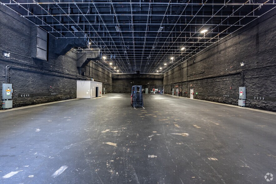 More Photos Of 3350 Greenbriar Pky SW, Atlanta Movie Radio TVStudio For Lease