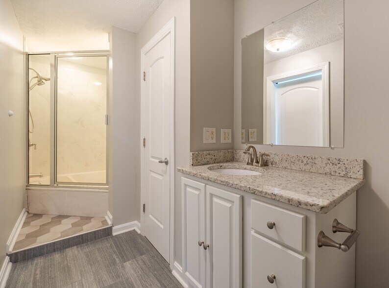 More Photos Of 204 Killen Rd, Memphis Flex For Sale