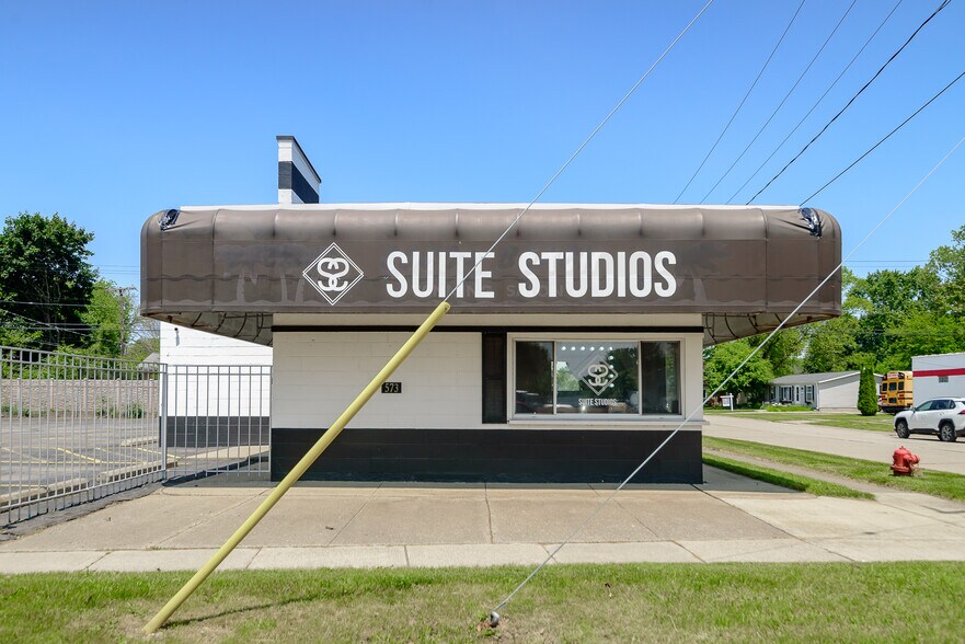 More Photos Of 573 E Huron River Dr, Belleville Freestanding For Sale