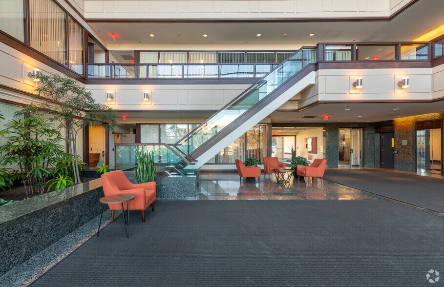 More Photos Of 400 Crown Colony Dr, Quincy Office For Lease