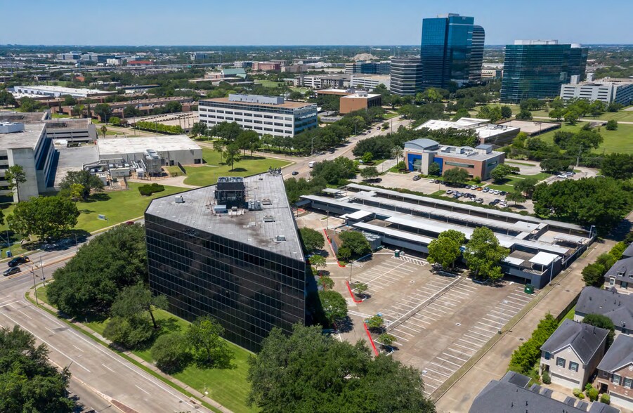 More Photos Of 10000 Richmond Ave, Houston Office For Lease