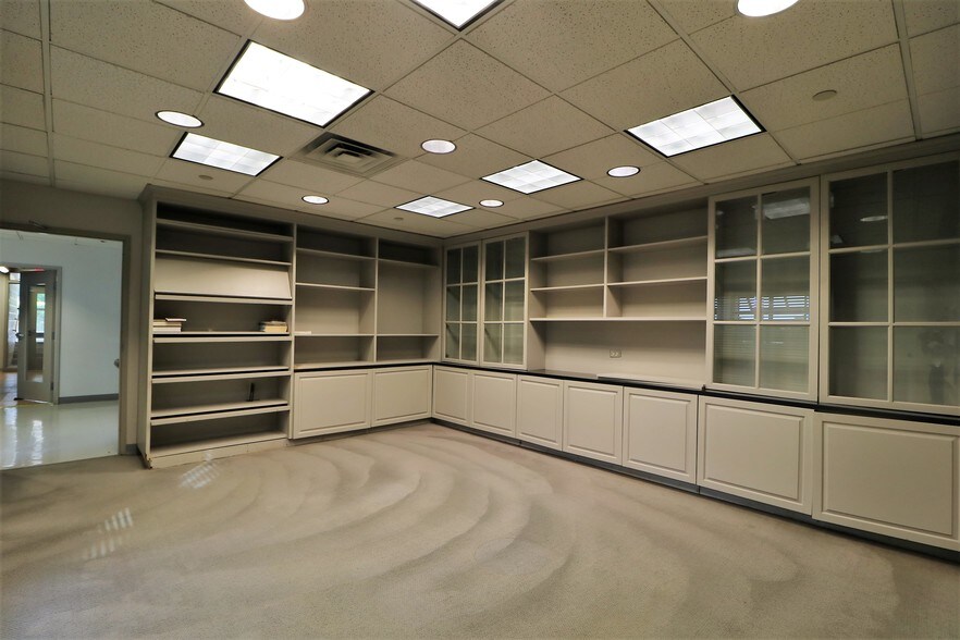 More Photos Of 620 State Rt 3 W, Clifton Medical For Sale