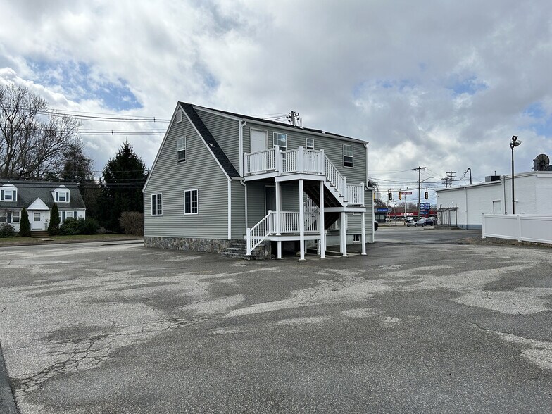 More Photos Of 250 Dean St, Norwood Flex For Lease