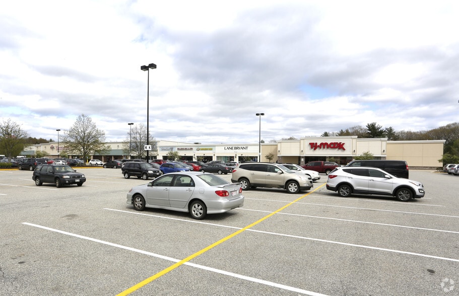 More Photos Of 415 Philbrook Ave, South Portland General Retail For Lease