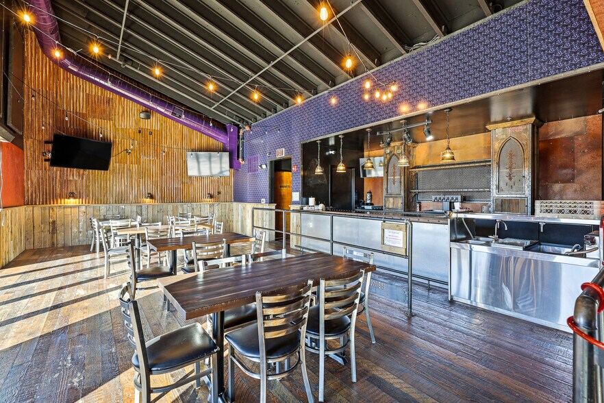 More Photos Of 4862 W Hildebrand Blvd, Kennewick Restaurant For Lease