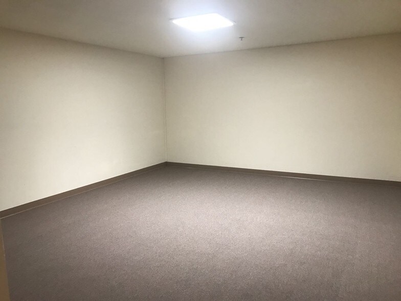 More Photos Of 12335 Denholm Dr, El Monte Warehouse For Lease