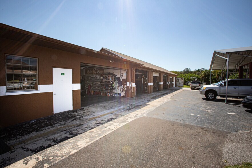 More Photos Of 14825 US Highway 19, Hudson Service For Sale