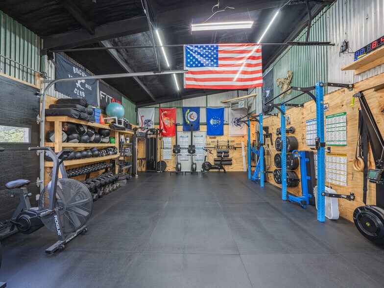 More Photos Of 8572 Newcomb rd, Long Lake Flex For Sale