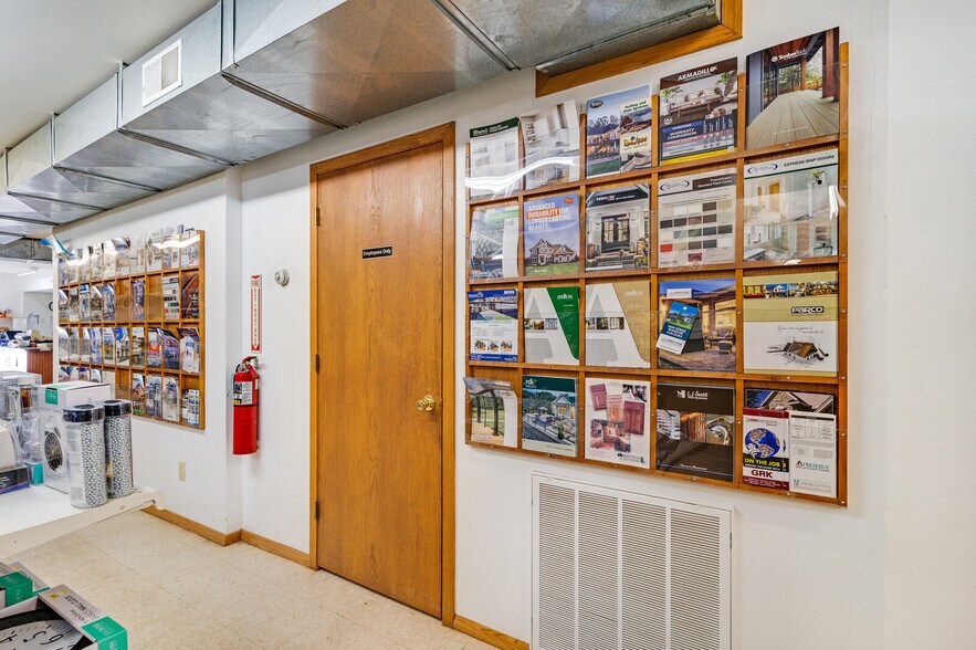 More Photos Of 101 Tanner St, Melrose Freestanding For Sale