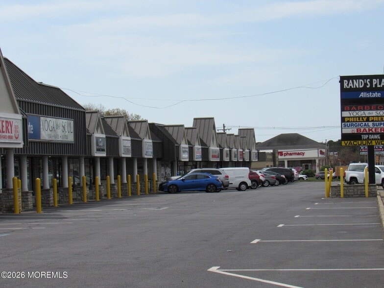 More Photos Of 1847 Hooper Ave, Toms River General Retail For Lease