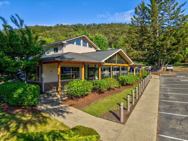 More Photos Of 277 Medical Loop, Roseburg Medical For Lease