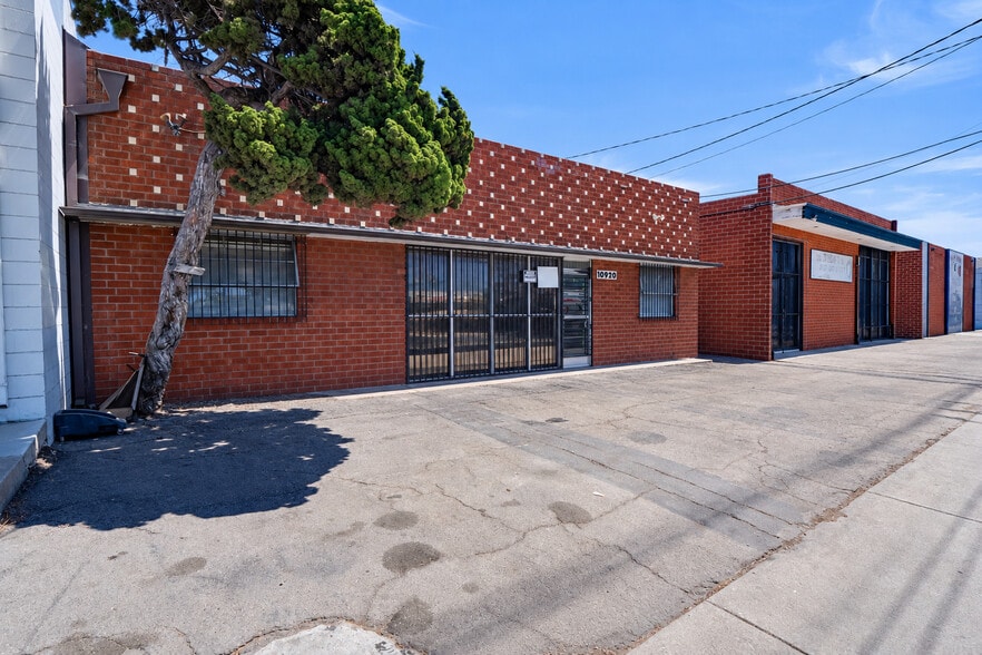 More Photos Of 10920 S La Cienega Blvd, Inglewood Warehouse For Sale