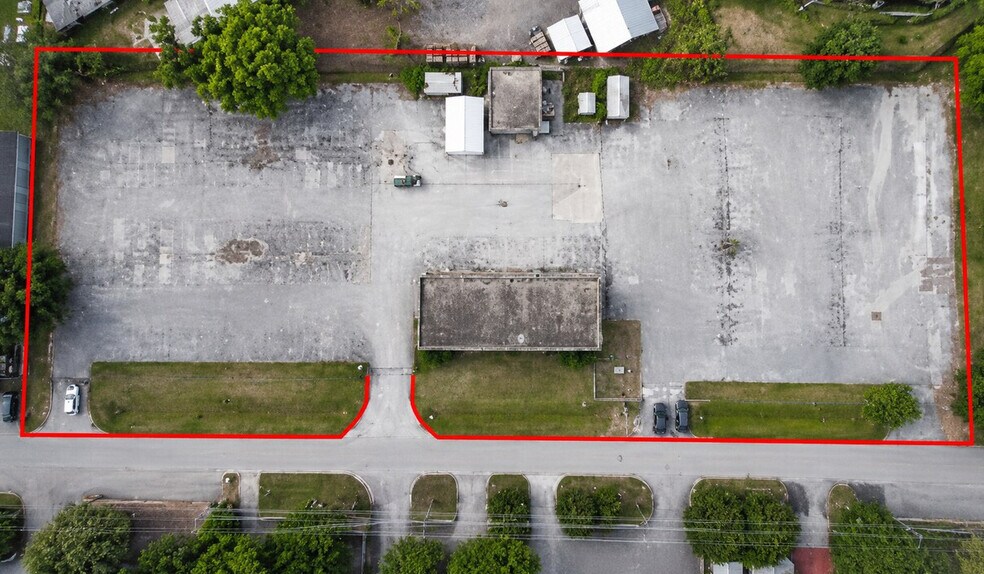 More Photos Of 2502 Rolac Rd, Jacksonville Industrial For Lease