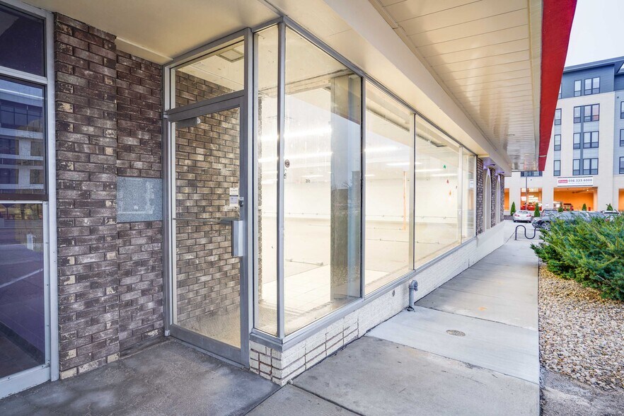 More Photos Of 195-209 Cottage Grove Rd, Madison Storefront For Lease