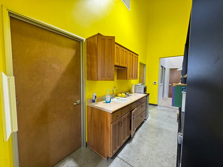 More Photos Of 3820 Cypress Dr, Petaluma Warehouse For Sale