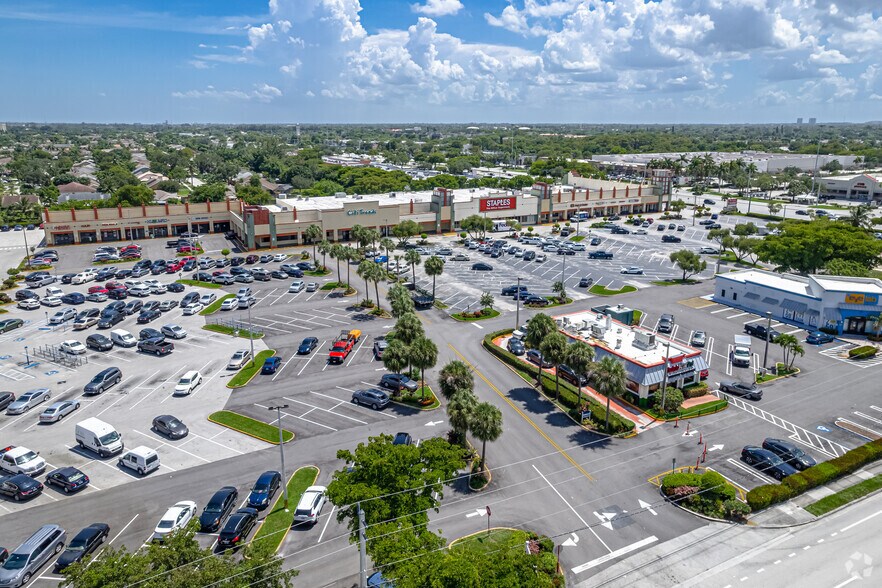 More Photos Of 7388-7562 W Commercial Blvd, Lauderhill General Retail For Lease