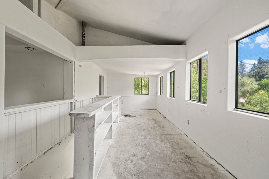 More Photos Of 10991 River Rd, Forestville Flex For Sale