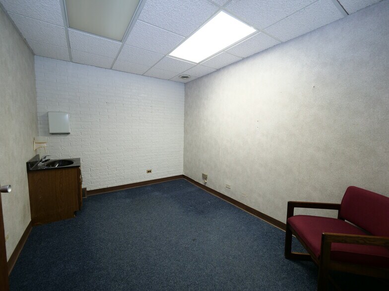 More Photos Of 6441-6453 S Pulaski Rd, Chicago General Retail For Sale