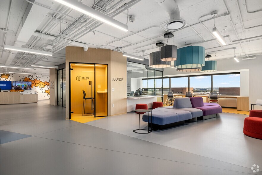 More Photos Of 1550 Crystal Dr, Arlington Office For Lease