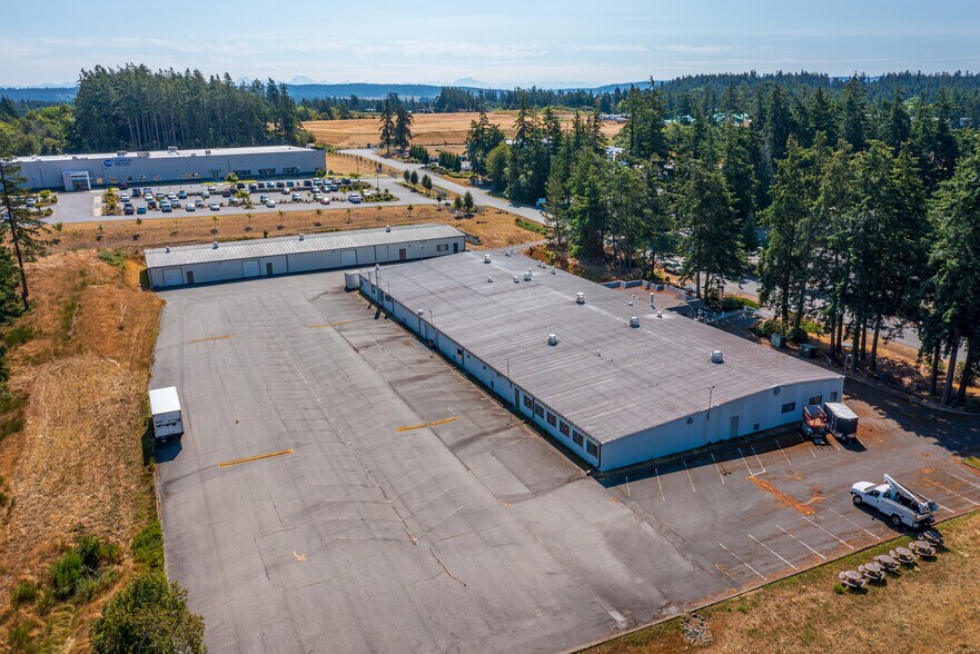 More Photos Of 970 NE 21st Ct, Oak Harbor Manufacturing For Lease