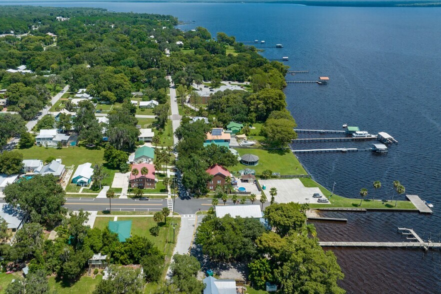 More Photos Of 105 Central Ave, Crescent City Office For Sale