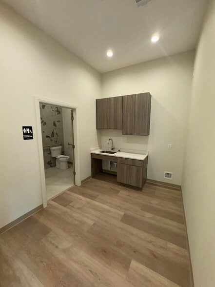 More Photos Of 12801 Anderson Mill Rd, Austin Office For Sale