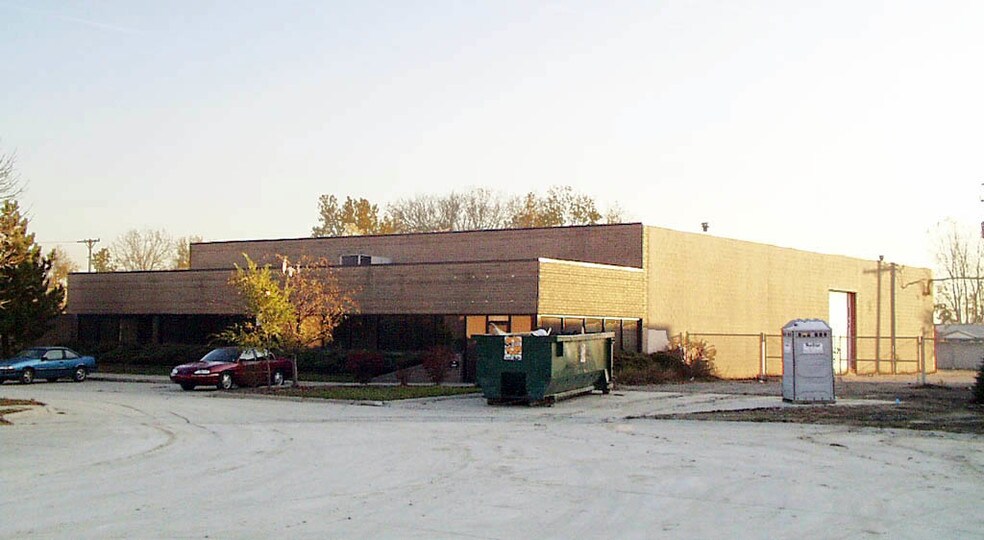 More Photos Of 2201 Centerwood Dr, Warren Warehouse For Lease
